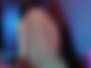 Live cam show with helen-carter - Living Room on Camsoda