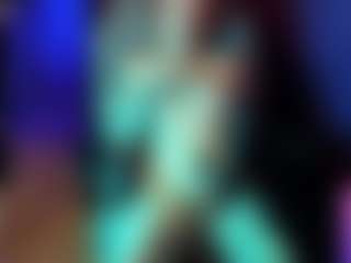 Live cam show with helen-carter - Green Eyes on Fling VIP Chat