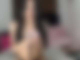 Live cam show with JulietajonesX - Oil on hrnylive.com