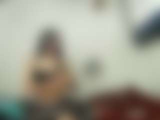 Live cam show with JulietajonesX - Oil on WildCum