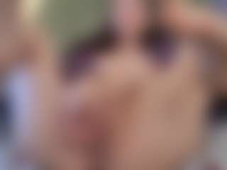 Live cam show with MissMiaMurr - Joi on xDating