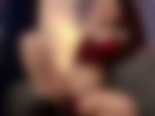 Live cam show with MissMiaMurr - Green Eyes on Uber Horny