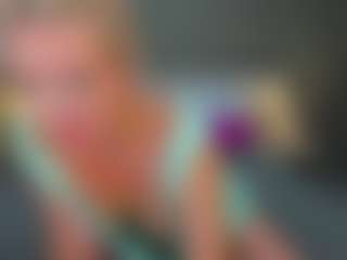 Sandra-Cooper MILF webcam performer live streaming