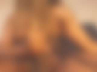 Evelonga707's Live Sex Cam Show