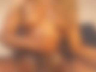 Evelonga707's Live Sex Cam Show