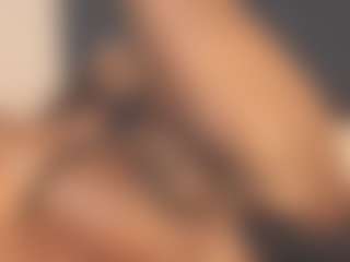 Evelonga707's Live Sex Cam Show