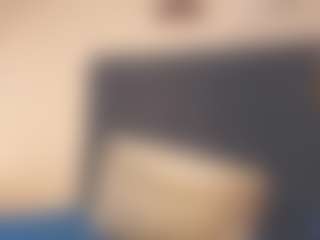 Evelonga707's Live Sex Cam Show