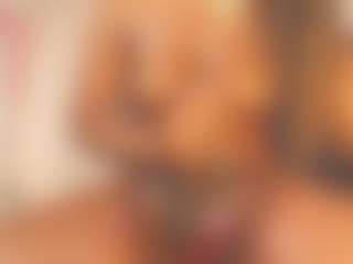 Evelonga707's Live Sex Cam Show