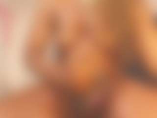 Evelonga707's Live Sex Cam Show