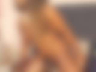 Evelonga707's Live Sex Cam Show