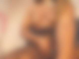 Evelonga707's Live Sex Cam Show