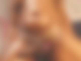 Evelonga707's Live Sex Cam Show