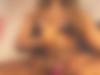 Evelonga707's Live Sex Cam Show