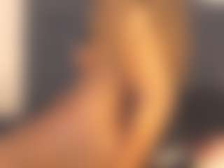 Evelonga707's Live Sex Cam Show
