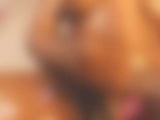 Evelonga707's Live Sex Cam Show