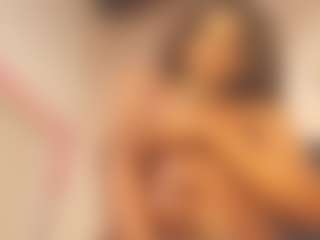 Evelonga707's Live Sex Cam Show