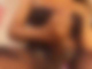Evelonga707's Live Sex Cam Show