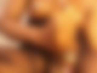 Evelonga707's Live Sex Cam Show