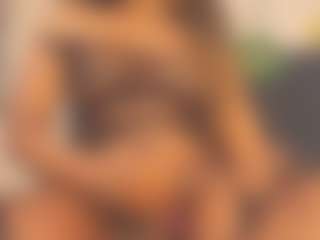 Evelonga707's Live Sex Cam Show