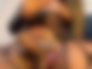 Evelonga707's Live Sex Cam Show