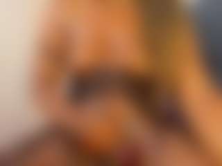 Evelonga707's Live Sex Cam Show