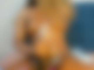 Evelonga707's Live Sex Cam Show