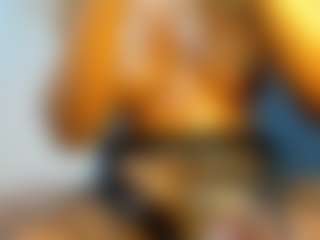 Evelonga707's Live Sex Cam Show