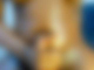 Evelonga707's Live Sex Cam Show