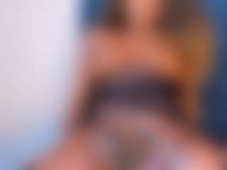 Evelonga707's Live Sex Cam Show