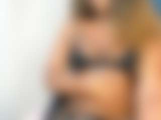 Evelonga707's Live Sex Cam Show
