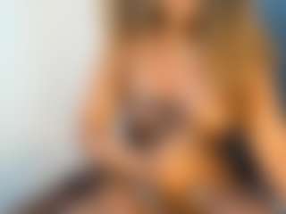 Evelonga707's Live Sex Cam Show