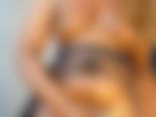 Evelonga707's Live Sex Cam Show