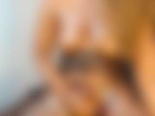 Evelonga707's Live Sex Cam Show