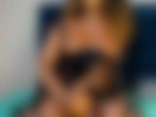 Evelonga707's Live Sex Cam Show