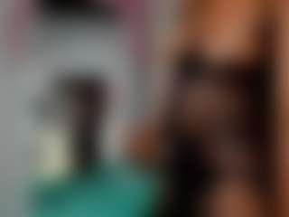Evelonga707's Live Sex Cam Show