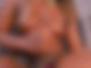 Evelonga707's Live Sex Cam Show