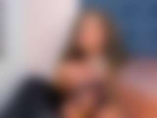 Live cam show with Evelonga707 - White on Camversity | colombia