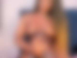 Evelonga707's Live Sex Cam Show