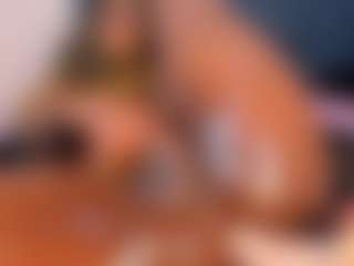Live cam show with Evelonga707 - Tease on mypornchat.com
