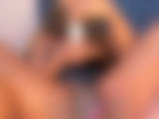 Live cam show with Evelonga707 - White on Camsoda | colombia