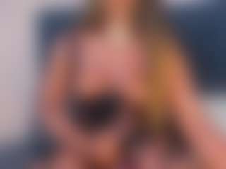 Evelonga707's Live Sex Cam Show