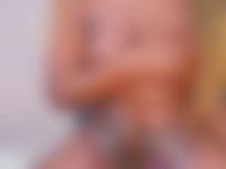 Live cam show with Evelonga707 - Teen (18+) on CamSextacy