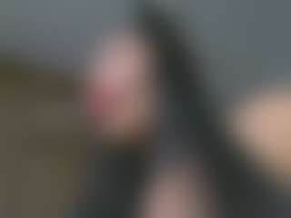 Live cam show with Layla Nicols - British on live18s.com