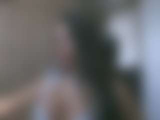 Live cam show with Layla Nicols - Tiny on Mixed Magazine Live