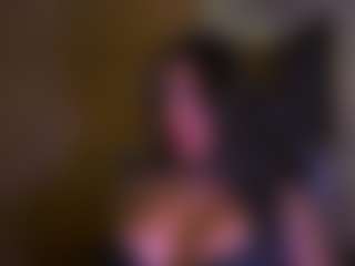 Live cam show with Layla Nicols - Cute on Camsoda