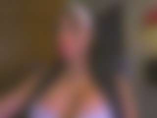Live cam show with Layla Nicols - Dildo Or Vibrator on Uber Horny