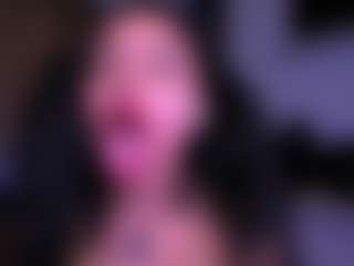 Live cam show with Layla Nicols - Dildo Or Vibrator on madthumbs