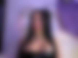 Live cam show with Layla Nicols - Shaved Pussy on Strip Flash - Live Sex Shows