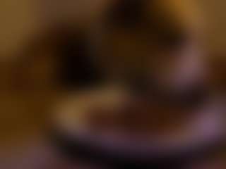 Live cam show with Layla Nicols - Squirt Toys on makecum.org