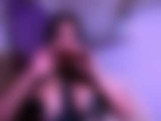Live cam show with Layla Nicols - Cute on studioflirtlive.com